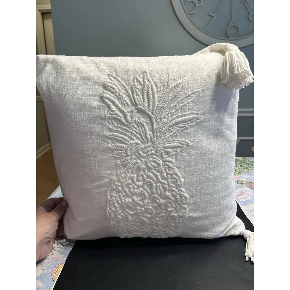 Pottery Barn White Embroidered Pineapple Motif Square Throw Pillow Corner Tassel